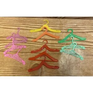 Lot of 12 Vintage 1960s Mattel Barbie Doll Clothes Hangers Filigree Pink Green‎